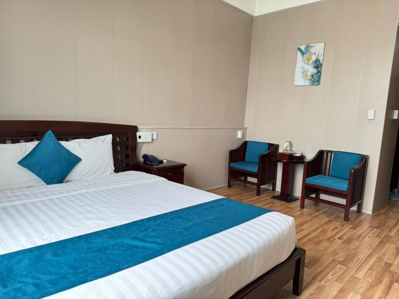 Khach San Hung Vuong Quang Ngai Hotel Bagian luar foto