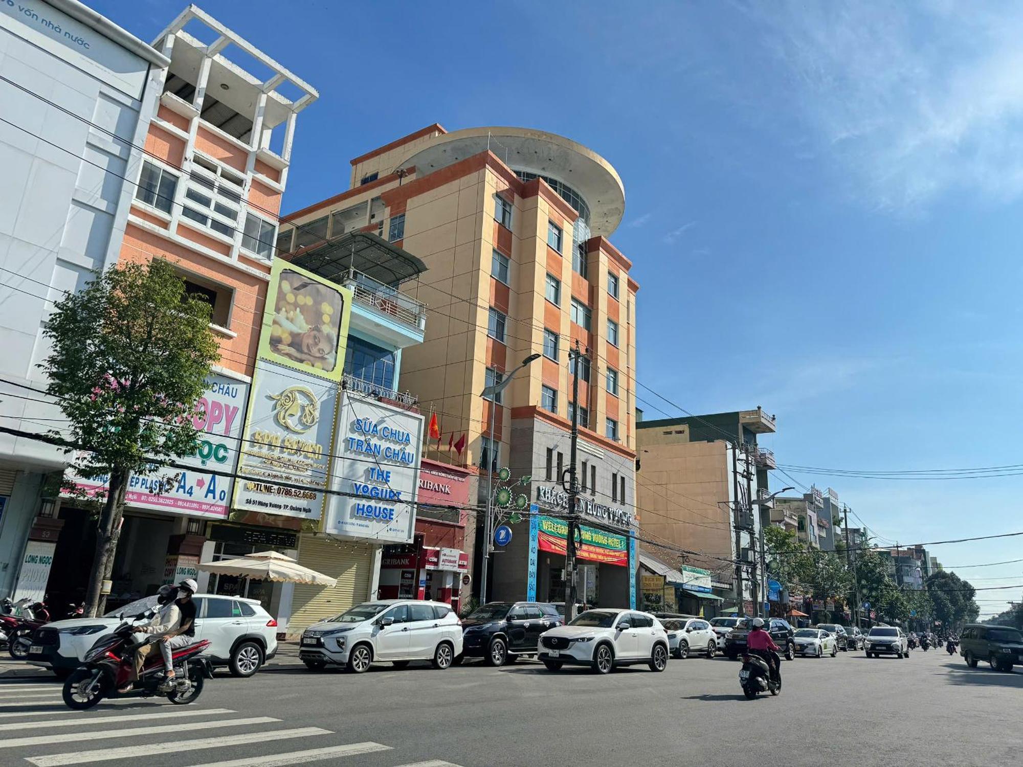 Khach San Hung Vuong Quang Ngai Hotel Bagian luar foto