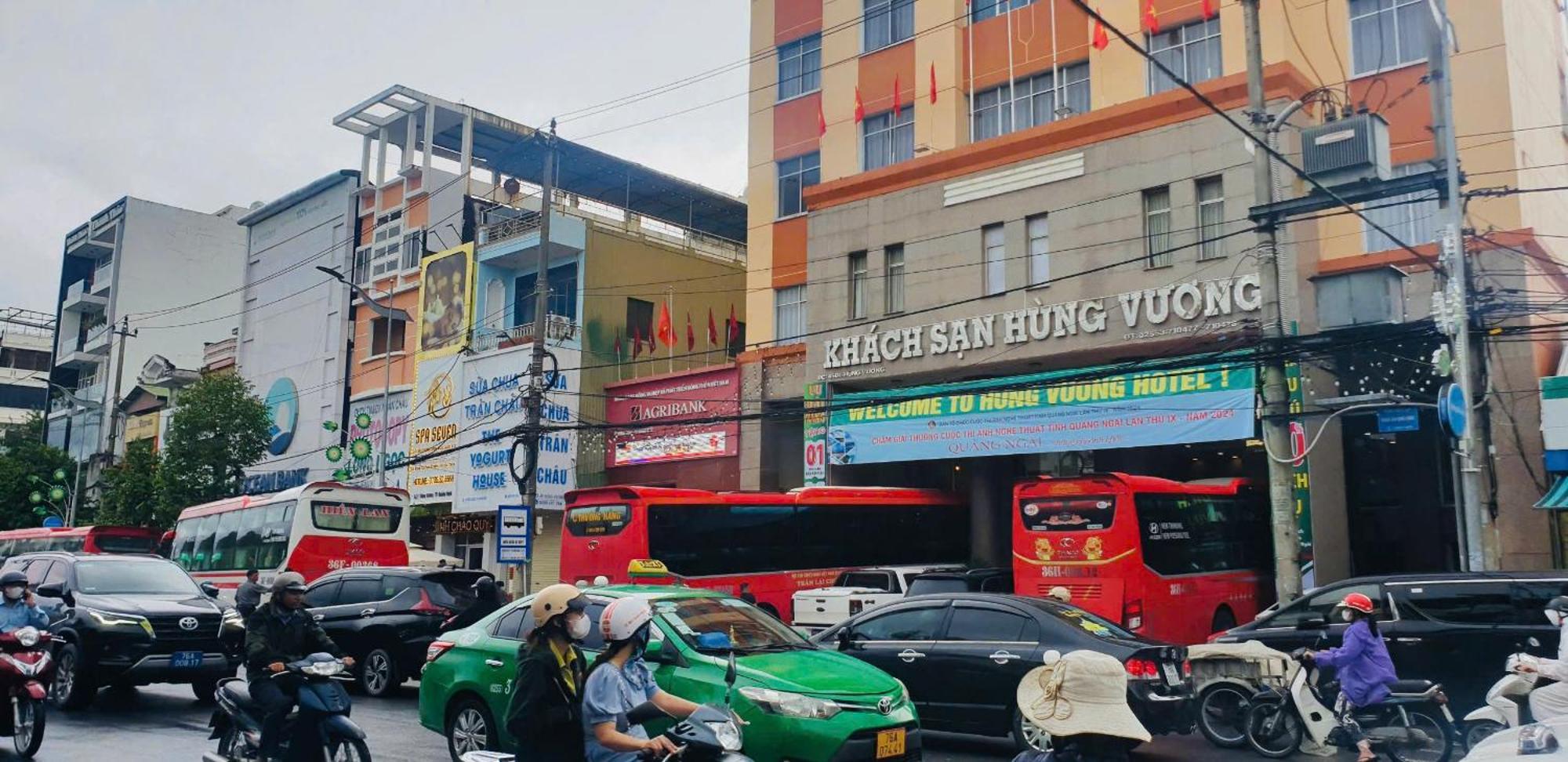 Khach San Hung Vuong Quang Ngai Hotel Bagian luar foto
