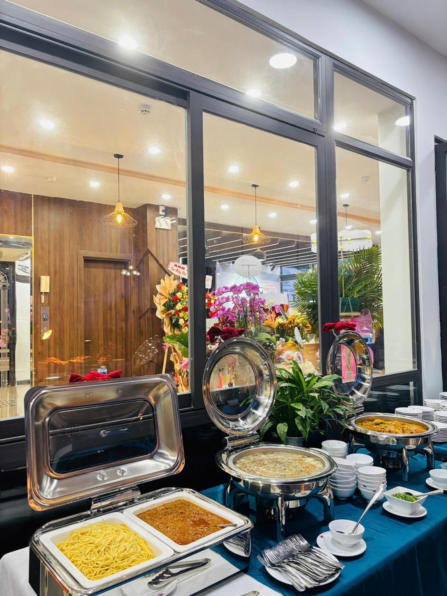 Khach San Hung Vuong Quang Ngai Hotel Bagian luar foto